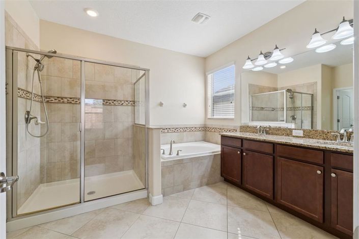 Image No.15-4 Bed House for sale