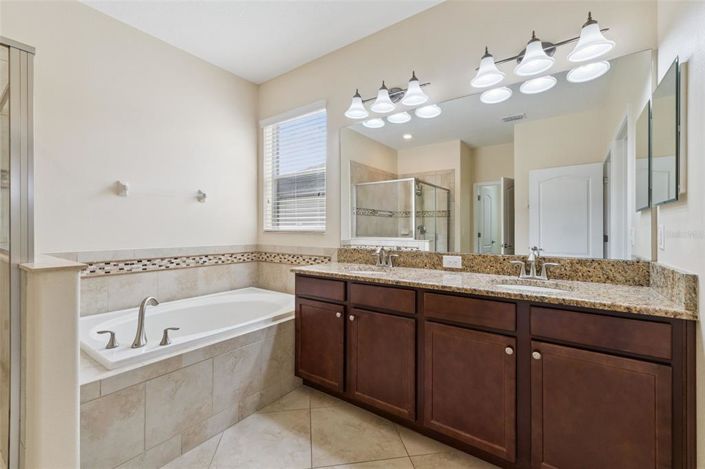 Image No.16-4 Bed House for sale