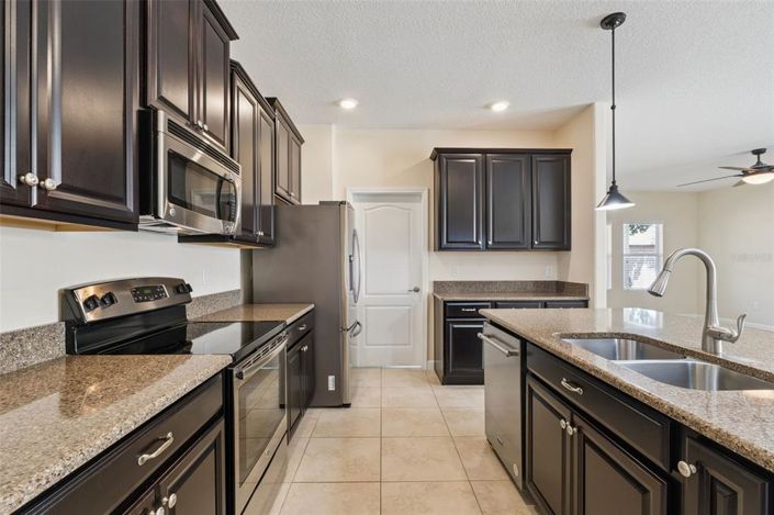 Image No.6-4 Bed House for sale