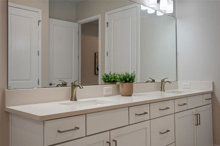 Image No.51-4 Bed House for sale