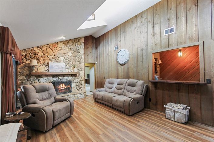 Image No.15-4 Bed House for sale