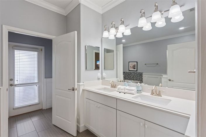 Image No.25-8 Bed House for sale