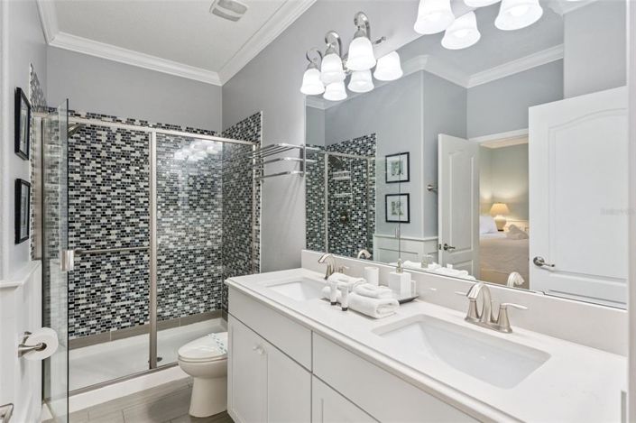 Image No.26-8 Bed House for sale