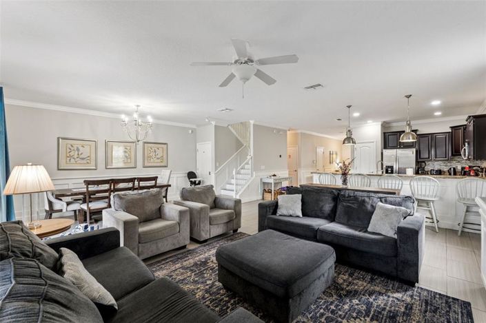 Image No.3-8 Bed House for sale