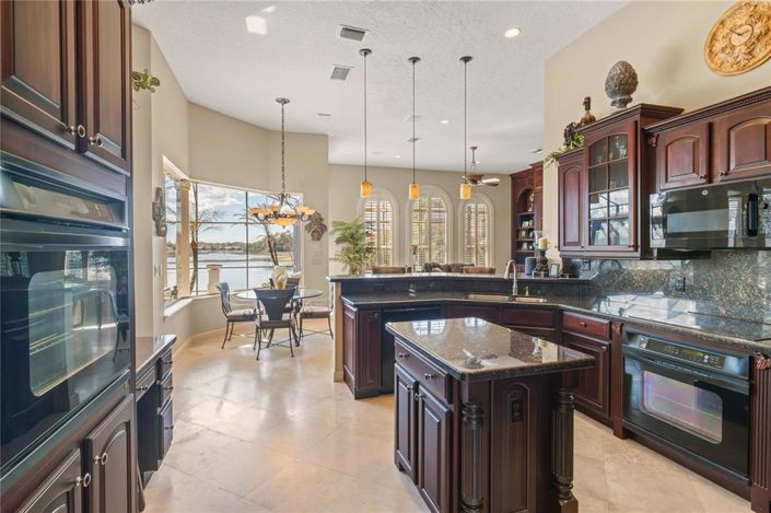 Image No.20-4 Bed House for sale