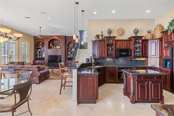 Image No.21-4 Bed House for sale