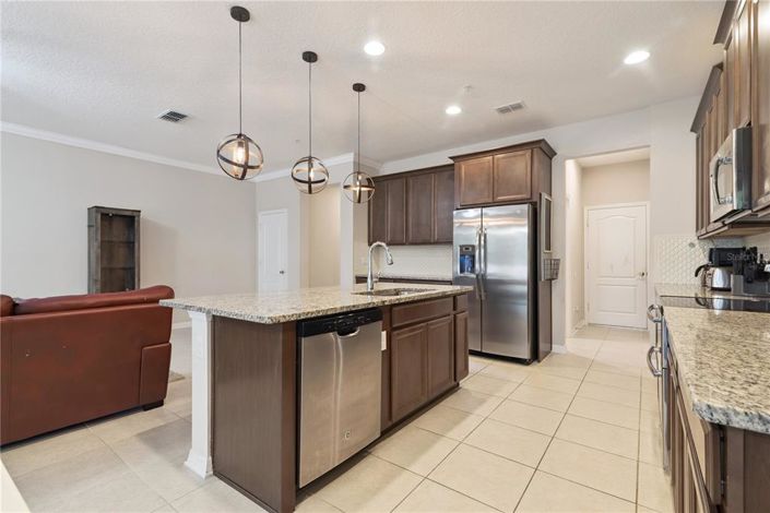 Image No.11-3 Bed Townhouse for sale