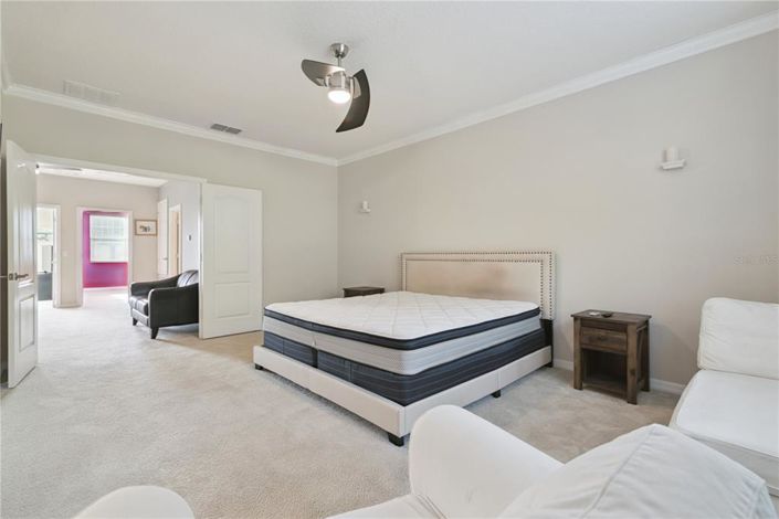 Image No.24-3 Bed Townhouse for sale