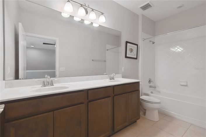 Image No.27-3 Bed Townhouse for sale