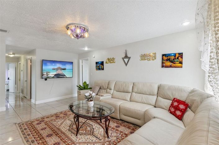 Image No.7-3 Bed House for sale