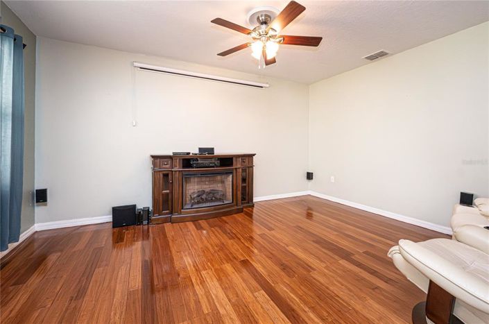 Image No.12-3 Bed House for sale