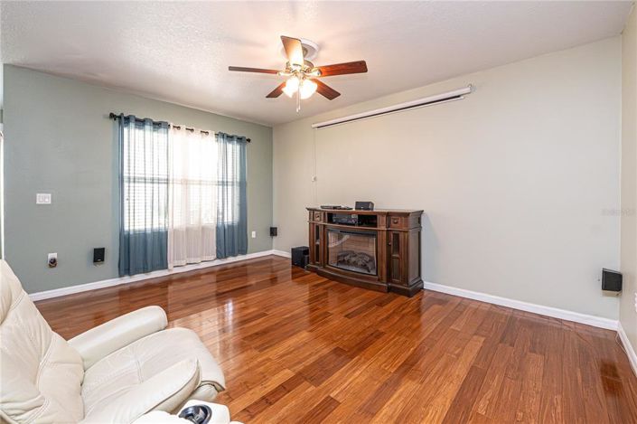 Image No.13-3 Bed House for sale