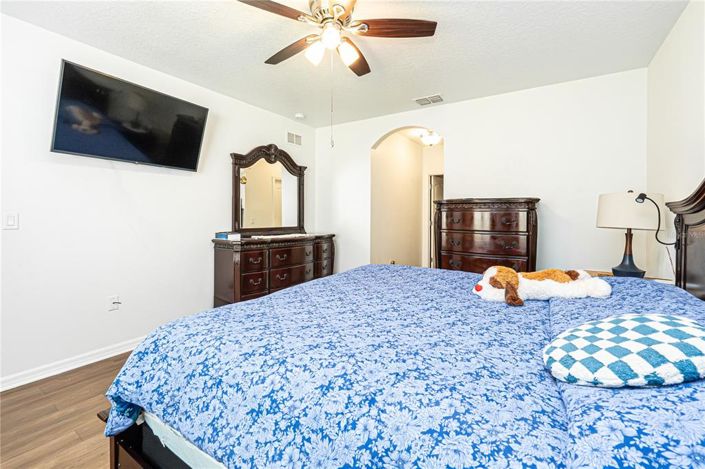 Image No.18-3 Bed House for sale