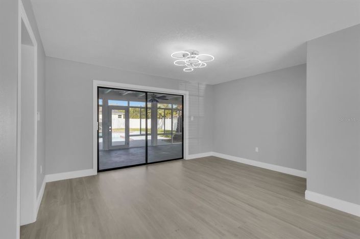 Image No.13-3 Bed House for sale