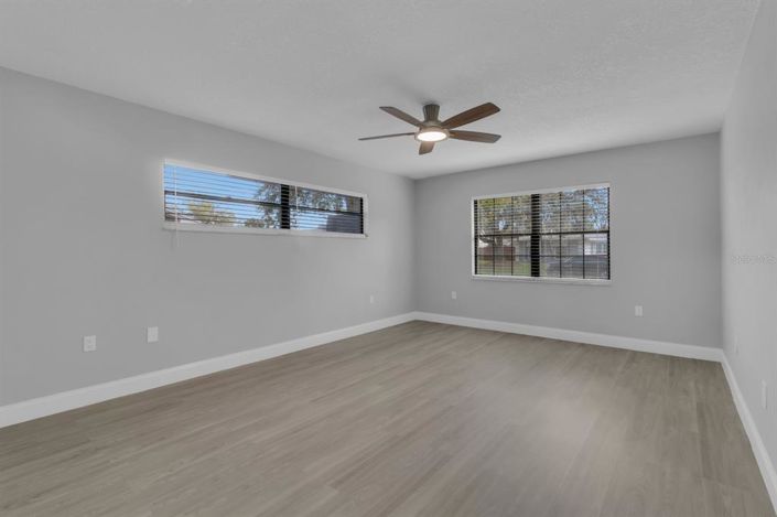 Image No.16-3 Bed House for sale