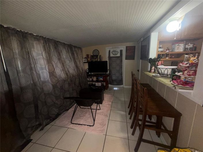 Image No.12-2 Bed House for sale