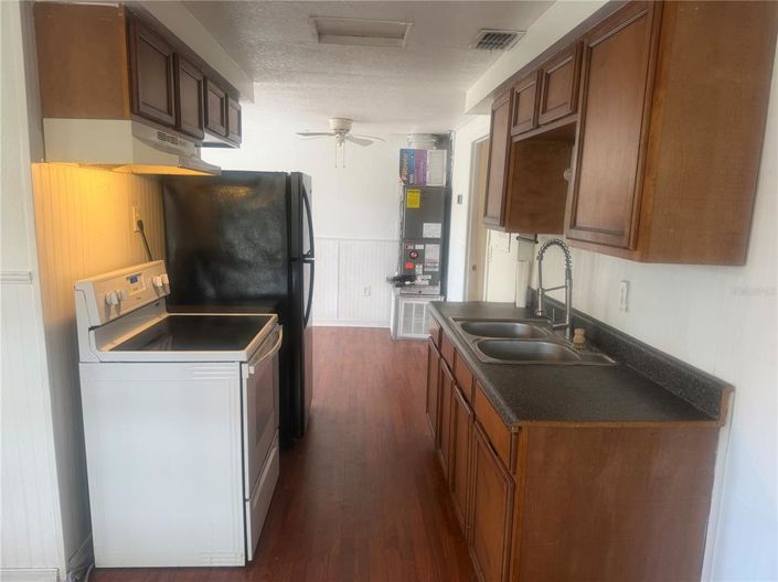 Image No.25-2 Bed House for sale