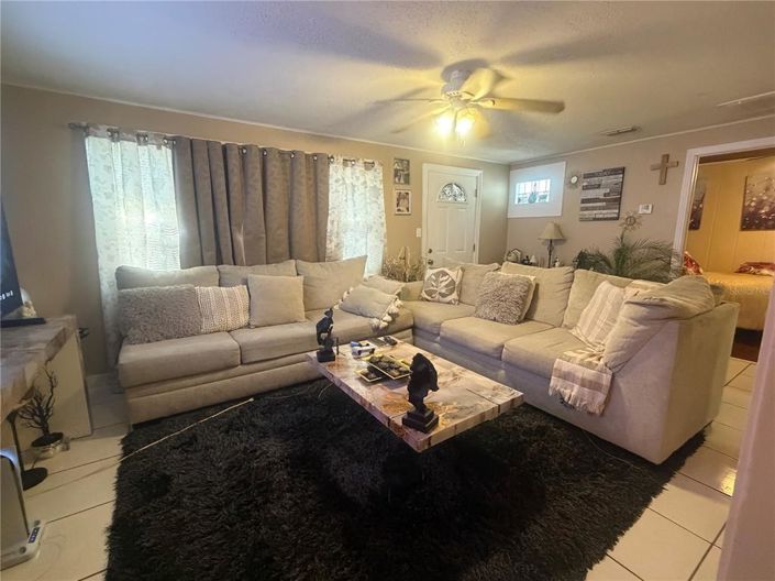 Image No.3-2 Bed House for sale