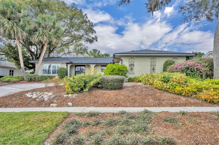 Image No.2-4 Bed House for sale