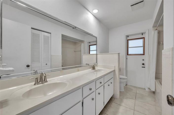 Image No.20-4 Bed House for sale