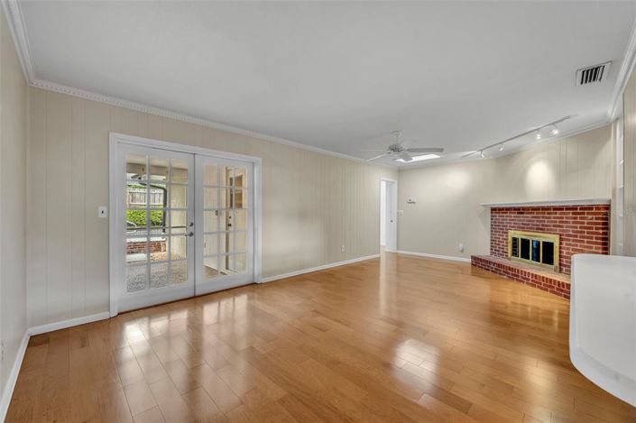 Image No.8-4 Bed House for sale