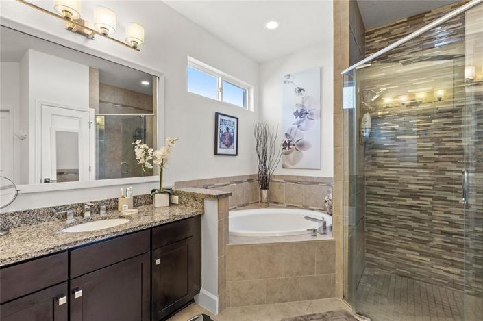 Image No.11-5 Bed House for sale