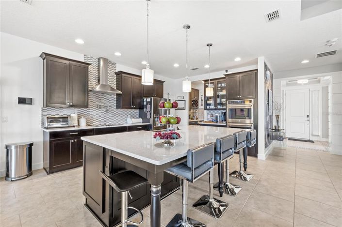 Image No.7-5 Bed House for sale