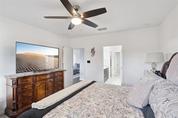 Image No.18-4 Bed House for sale