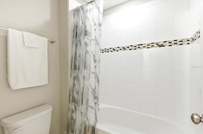 Image No.36-6 Bed House for sale