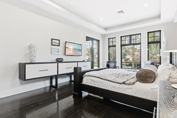 Image No.20-4 Bed House for sale