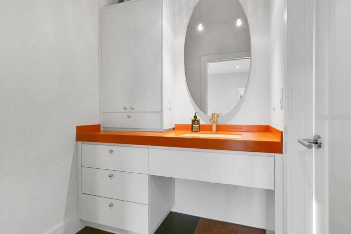 Image No.30-4 Bed House for sale