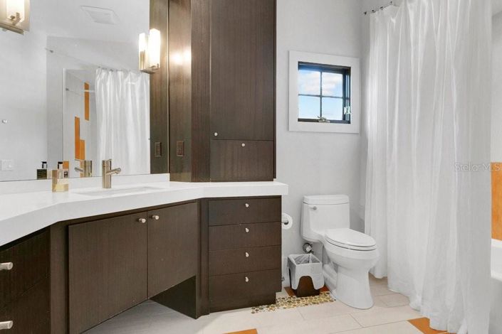 Image No.33-4 Bed House for sale