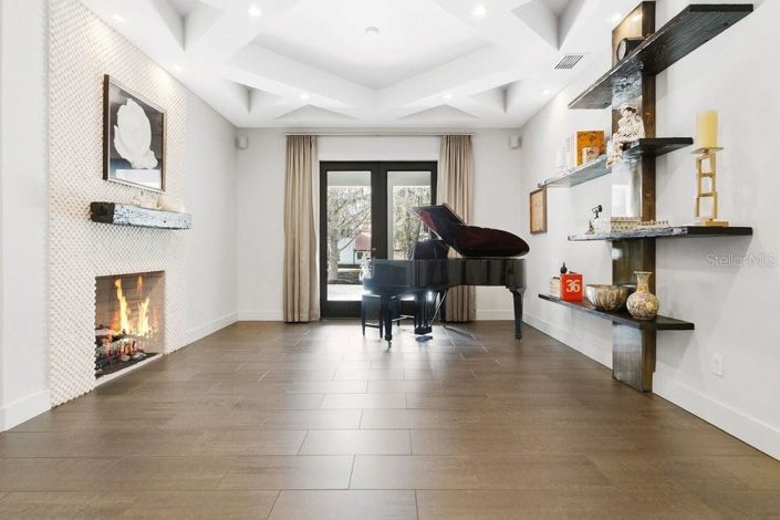 Image No.8-4 Bed House for sale