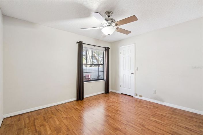 Image No.10-3 Bed Townhouse for sale