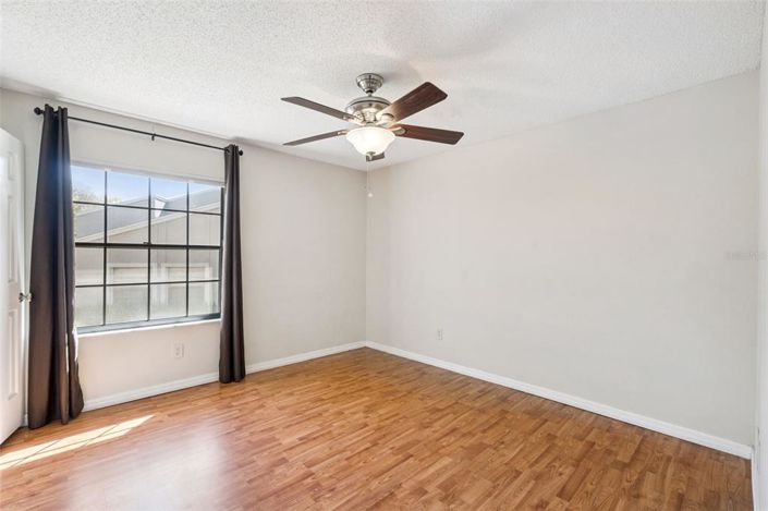 Image No.11-3 Bed Townhouse for sale