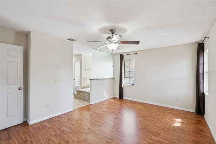 Image No.13-3 Bed Townhouse for sale