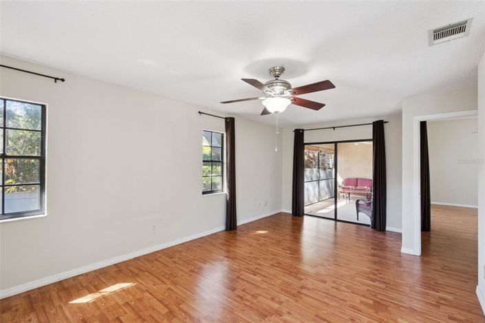 Image No.15-3 Bed Townhouse for sale