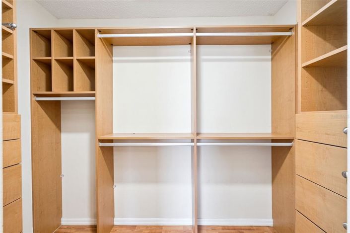 Image No.19-3 Bed Townhouse for sale