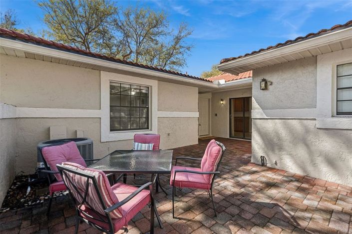 Image No.2-3 Bed Townhouse for sale