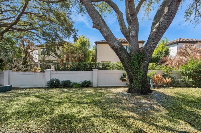 Image No.21-3 Bed Townhouse for sale