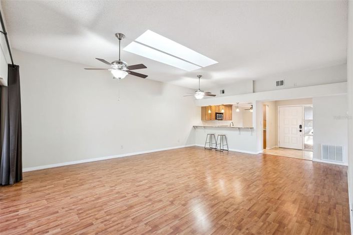 Image No.6-3 Bed Townhouse for sale