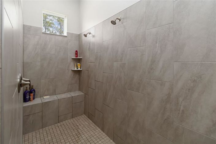 Image No.17-4 Bed House for sale