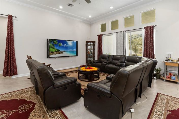 Image No.8-4 Bed House for sale