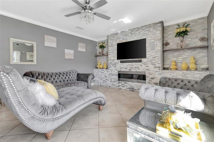 Image No.15-5 Bed House for sale