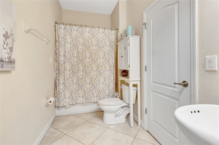 Image No.20-5 Bed House for sale