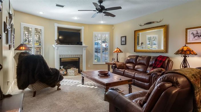 Image No.10-3 Bed House for sale