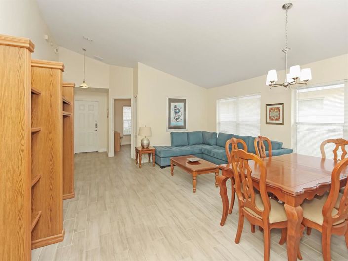 Image No.19-4 Bed House for sale