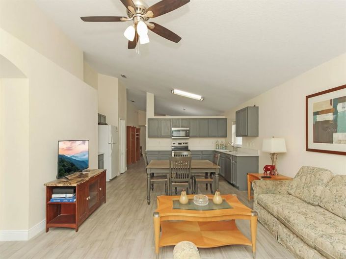 Image No.27-4 Bed House for sale