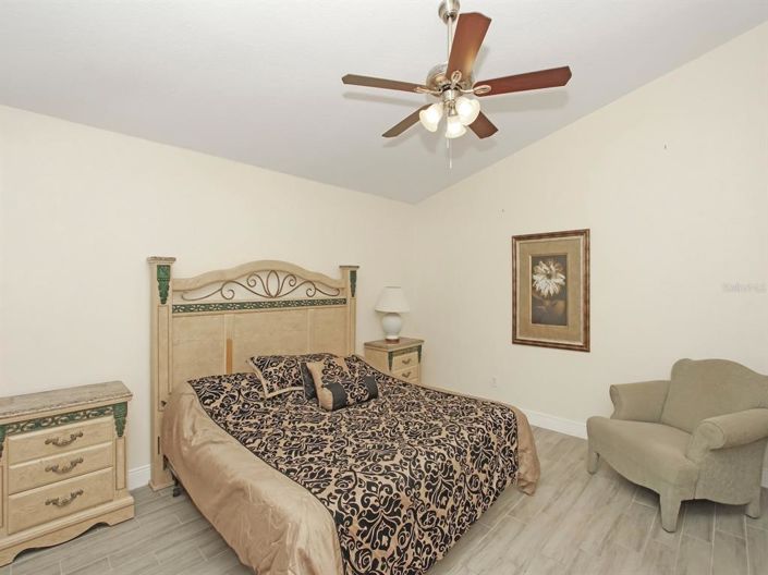 Image No.30-4 Bed House for sale