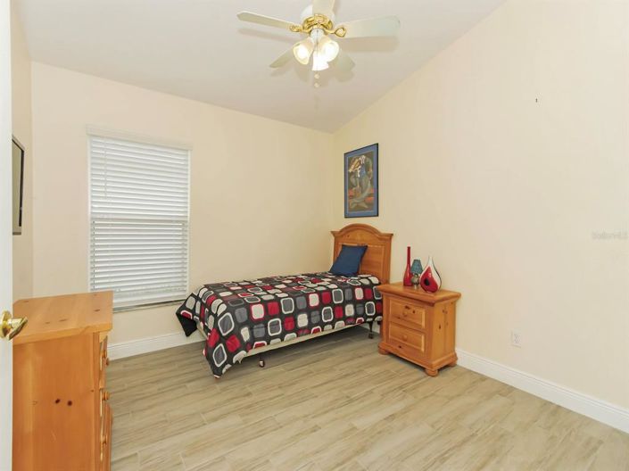 Image No.40-4 Bed House for sale